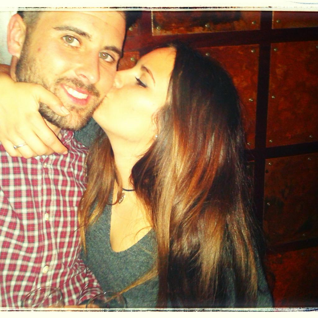 vanianagudo's tweet photo. Me encanta levantarme y pensar cada mañana q estoy contigo @isamgr91 te quiero mi vidi http://t.co/8k0VKNAnBa
