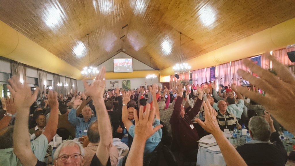 christiThirion's tweet photo. Applous vir De la Bat skool se gebare-koor by #Kaapsinode @WSKaap http://t.co/uBj5vfDCUV