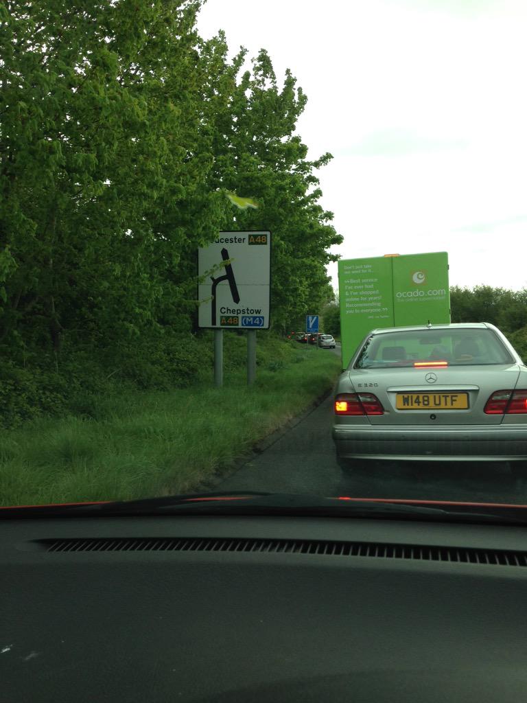 rachelb5005's tweet photo. @MonmouthshireCC half hour already! #fixit #15Weeks  #sortitout  #chepstow #schoolrun http://t.co/d6JqZYHKuj