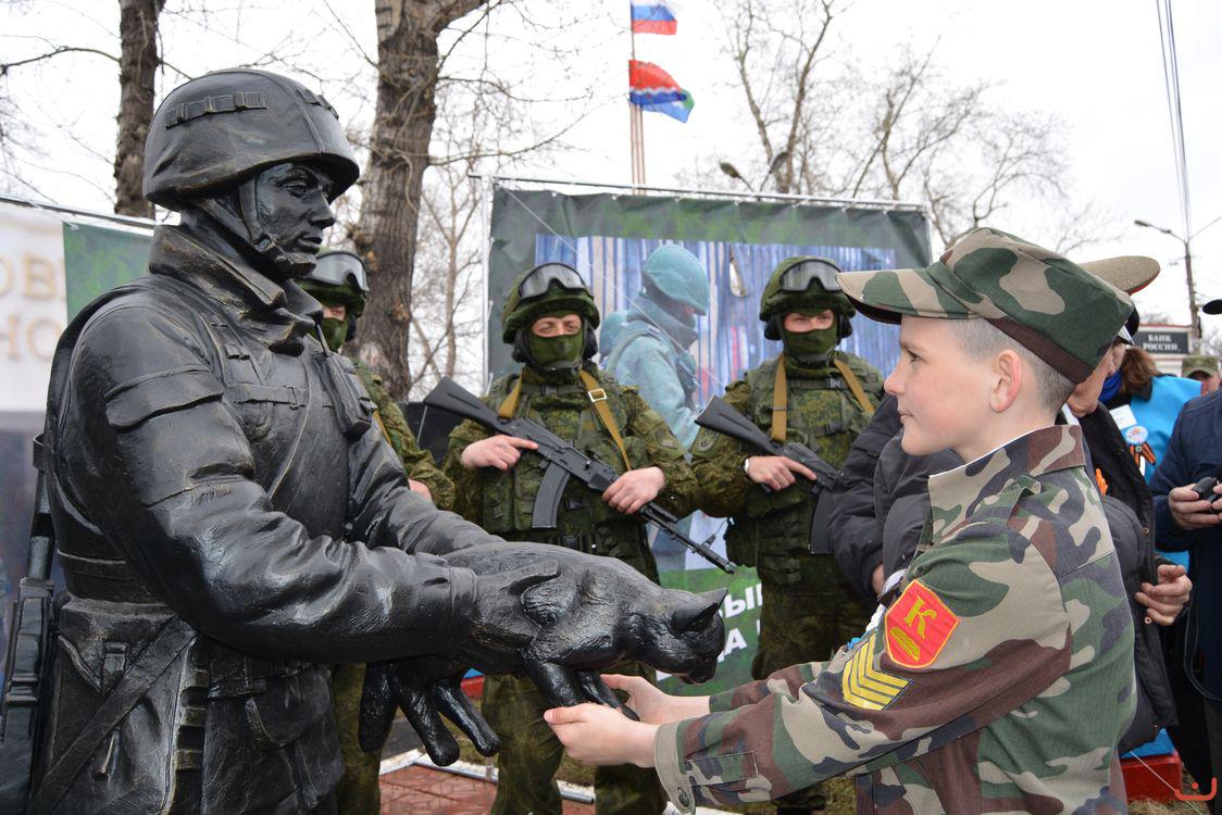 «Вежливые люди всегда рядом».