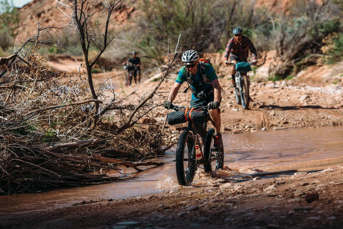 apidura's tweet photo. #Fatpacking Moab's Kane Creek and an epic descent down Pritchett Canyon. Via @PedalingNowhere http://t.co/XSjJs74zir http://t.co/C3VcxBQ6IK