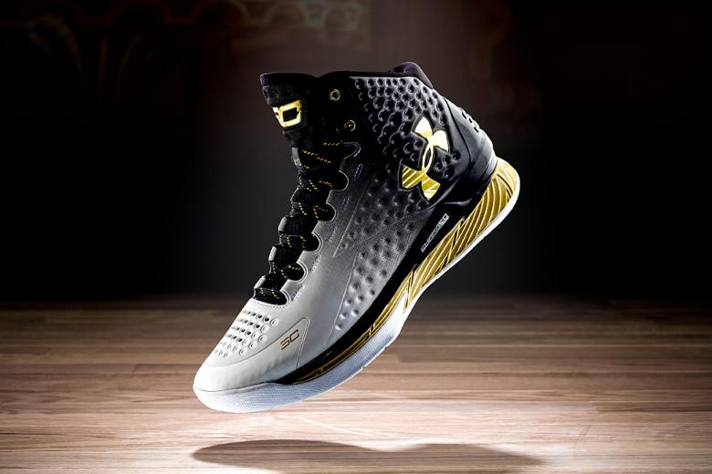 TheRedTriangle_'s tweet photo. Cop or Drop? #UnderArmour #StephenCurry Curry One MVP signature sneakers.
http://t.co/29xaDx4kYP #theredtriangle http://t.co/f0ZPPWLur5