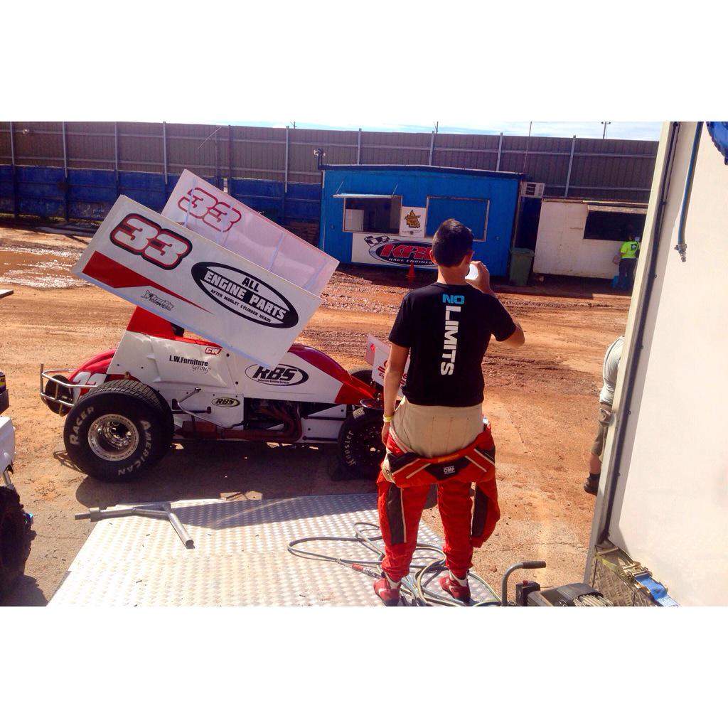 CallumWalker333's tweet photo. Sunday Afternoon Sprint car racing @motivation.empire #nolimits #walkerracing #cw33 #motivationempire @bstewart48 http://t.co/5wIUSWWsxW