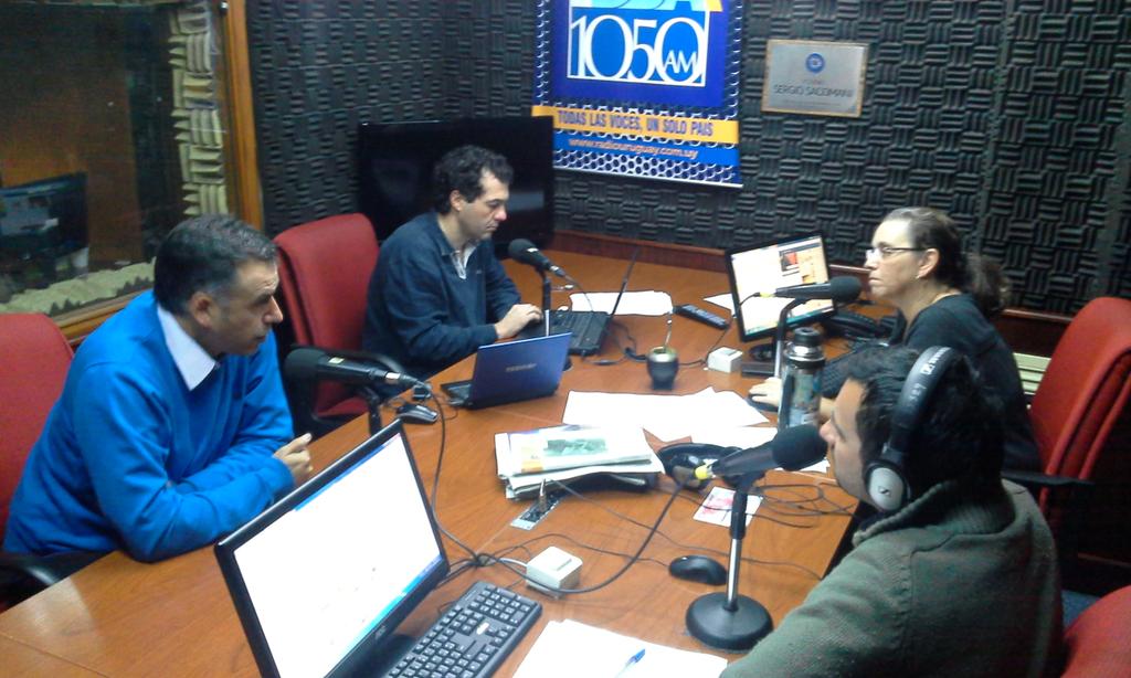 Yamandu en radio Uruguay en vivo. <a href="/FaCanelones/">FA Canelones</a> <a href="/Frente_Amplio/">Frente Amplio</a>