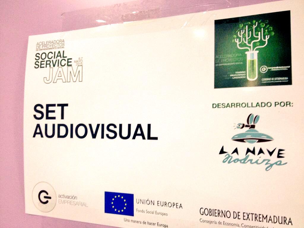 lanavenodrizafx's tweet photo. Estamos en el social service jam. Aceleradora de proyectos de emprendimiento social #socialex #garaje2.0 http://t.co/G3MckDBeUv