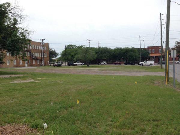 SavannahNow's tweet photo. City selling former arts center site on Hall Street again: http://t.co/CUm6BTqPLj | @EricCurlSMN | #Savannah http://t.co/2LrkgsURtI