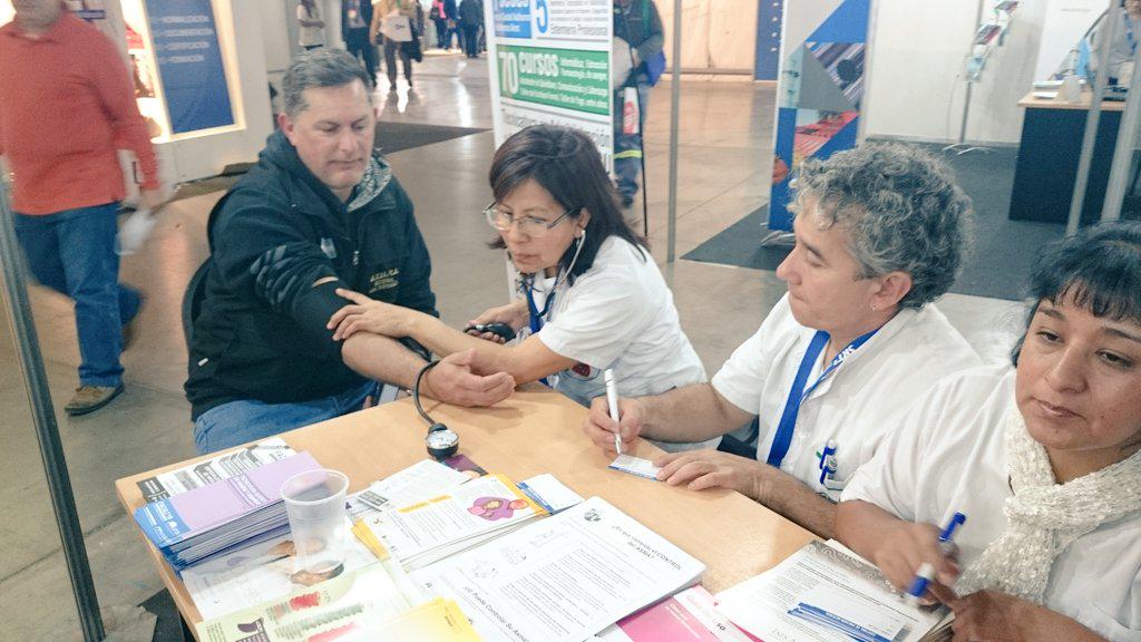 IleanaLingua's tweet photo. Arrancamos las actividades en Tecnopolis, semana de la HyS @facultar @APUBA @SRTArgentina #ASISTENCIAL #Stand93 http://t.co/089Xi7JX8V