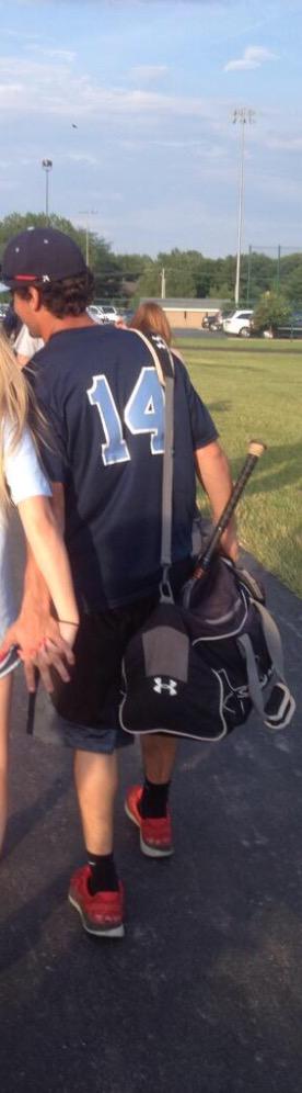 69_post's tweet photo. Happy birthday @drake_hampton3 http://t.co/GF8Ox3mcoX