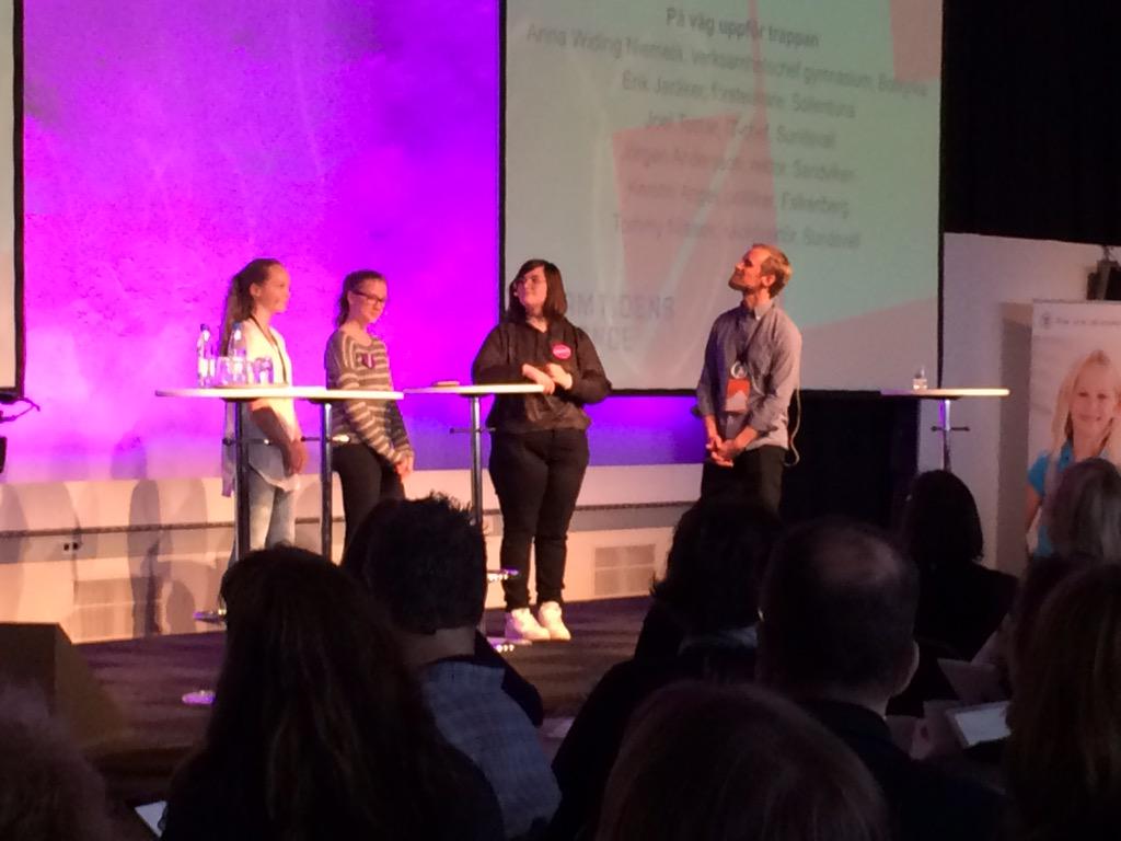 Broman1Daniel's tweet photo. #Sollentuna @ErikPedagog med elever från @Runbacka elevspanar på stora scenen. #vilärtillsammans  #framlar http://t.co/4Gp5eL2RgL