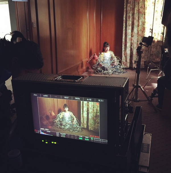 canadacanadacom's tweet photo. Today we shoot with @WEAREPENSACOLA @giffgaff @RiffRaffFilms #wakeywakey #CanadaLondon #CableGirl #SetLife http://t.co/2Xv8n1l2Uk