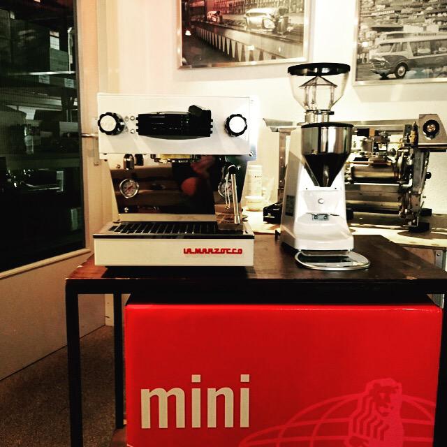 De La Marzocco mini Linea's zijn binnen in prachtige kleuren....