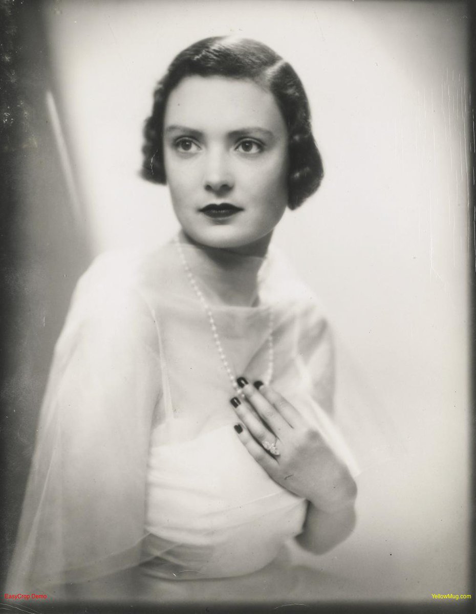 homes_antiques's tweet photo. The estate sale of the late Duchess of Roxburghe reveals a lifetime of hoarded treasure. Preview it in our June issue http://t.co/oGNj0D79yH