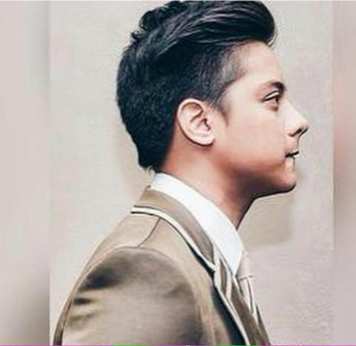 Sideview. Noseview. Iloveview. 💙💕 -✏️