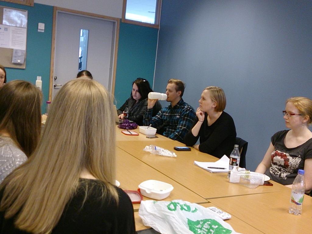 GDK_LiU's tweet photo. Idag är vi lite fler än vanligt på lunchmötet :D http://t.co/oTFtfSf4RJ