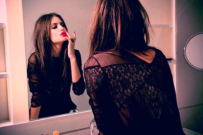 NarcityQuebec's tweet photo. 7 filles à suivre sur Youtube pour devenir une experte en mode et maquillage http://t.co/TZIXbYTFiX #montreal #quebec http://t.co/d6wah3FihV