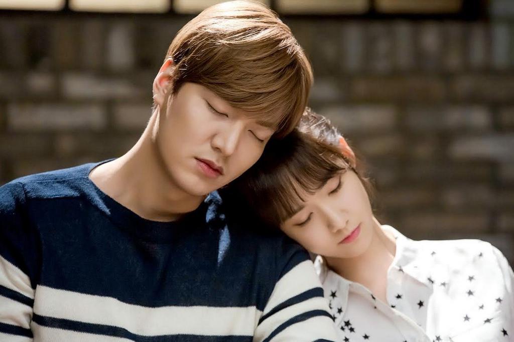 SMTown_SNSD's tweet photo. SNSD Yoona with Lee MinHo for innisfree #2 http://t.co/iqUvrndJGf