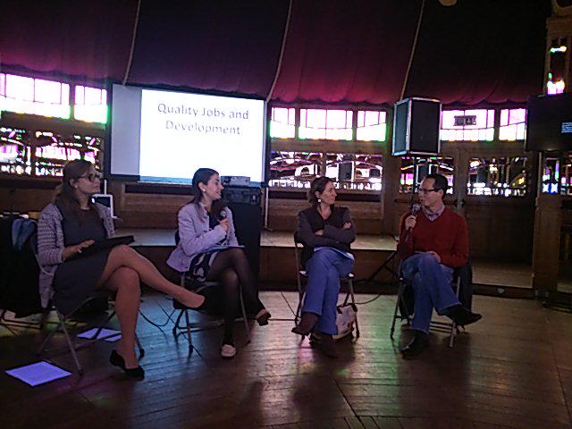 CeraCoop's tweet photo. "Already talking about #coops in the #qualityjobs workshop at #yofest with #damnet @CoopsEurope #Coopburo" http://t.co/MuyRNIPrYg