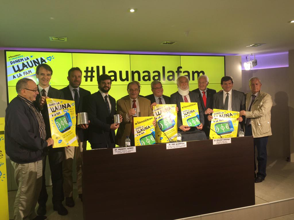 'Donem la llauna a la fam' <a href="/gerardesteva/">Gerard Esteva</a> <a href="/JosepMaldonado/">Josep Maldonado</a> <a href="/BancAlimentsBcn/">Banc dels Aliments de Barcelona</a> <a href="/RCDEspanyol/">RCD Espanyol de Barcelona</a> <a href="/JuanjoIsernAran/">Juanjo Isern</a> #llaunaalafam