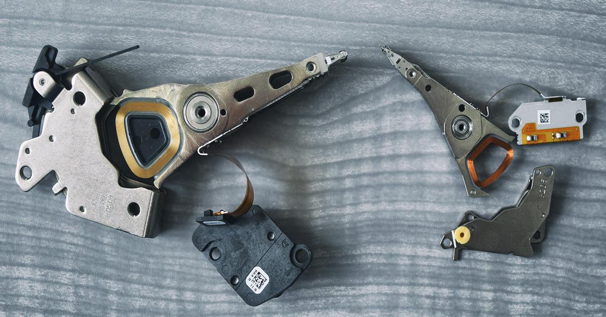 HddSurgery's tweet photo. #datarecovery #computerforensics #harddrive #hddsurgery
What makes heads move? http://t.co/9GphoBOZjw http://t.co/UNd9o0noWV