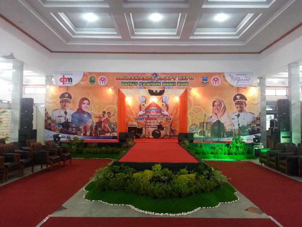dekranasdagarut's tweet photo. Harapan kami Dekranasda Kab. Garut bisa hadir dan memberikan angin perubahan bagi pelaku industri kreatif fi Garut http://t.co/AmeL70kcOF