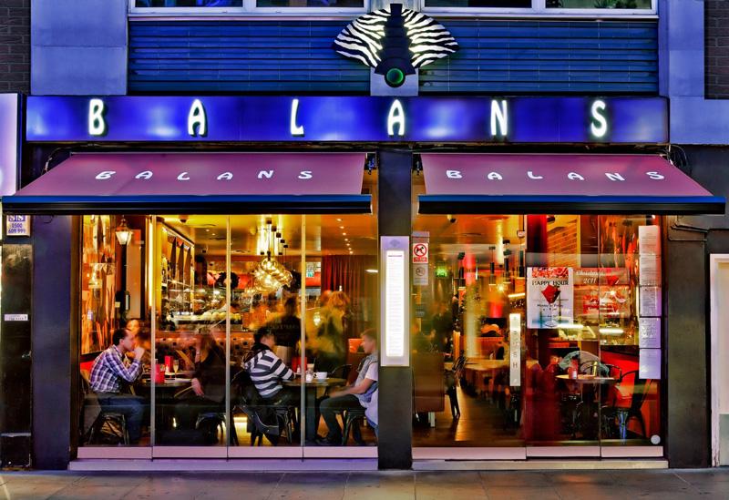 GayistUK's tweet photo. Updated: Balans Soho accused of ejecting gay patrons for kissing http://t.co/deYc4jBEmy http://t.co/evKpTx9ZXE