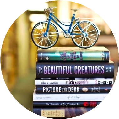 YaReading's tweet photo. Рассказываю о прочитанных книгах. Молодежная литература.
Отбираю лучшие, на мой взгляд книжные истории для подростков http://t.co/fFhD4PiWMV