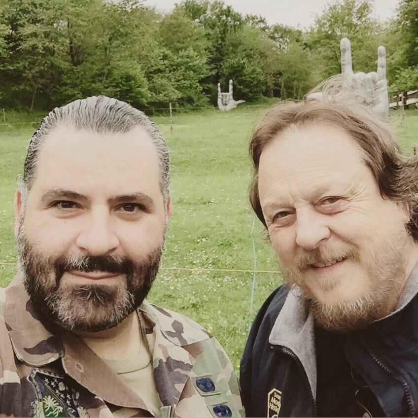 Sezze (sézze /'setʦe/) è un comune italiano di 23 352 abitanti della provincia di latina nel lazio. Pontremoli Zucchero . Michel Elefteriades On Twitter Live Selfie With Italian Rock Legend Zucchero Fornaciari In His Park With Giant Rock Hand Signs Behind Us Http T Co L1bt9hr5de