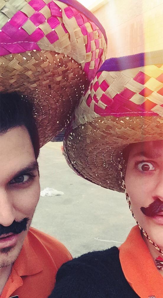 Ale_MET105's tweet photo. Award winners ☺️ ... #sombreros #1251 http://t.co/6IOPpusHSm