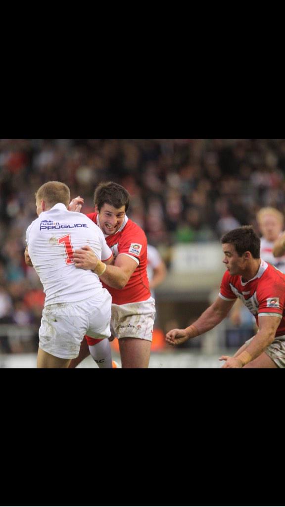 Seamark7's tweet photo. It was a absolute pleasure knowing and playing with Danny jones. Gone to soon, Rest in peace mate. http://t.co/57ryUkzyJJ