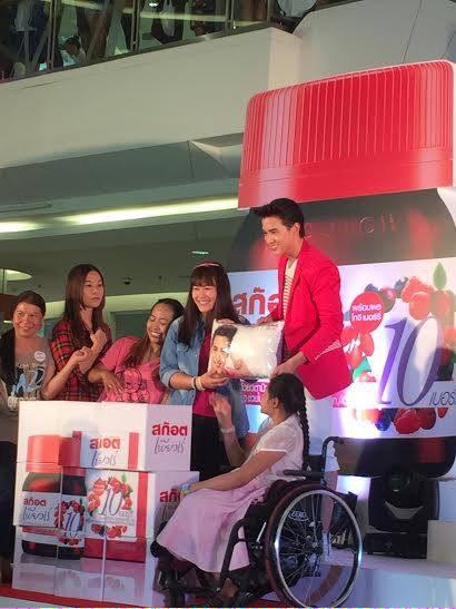 Onlyjamesji's tweet photo. บรรยากาศคึกคัก #scotchpuree #supremecomplex http://t.co/bGt1wm5Pfs