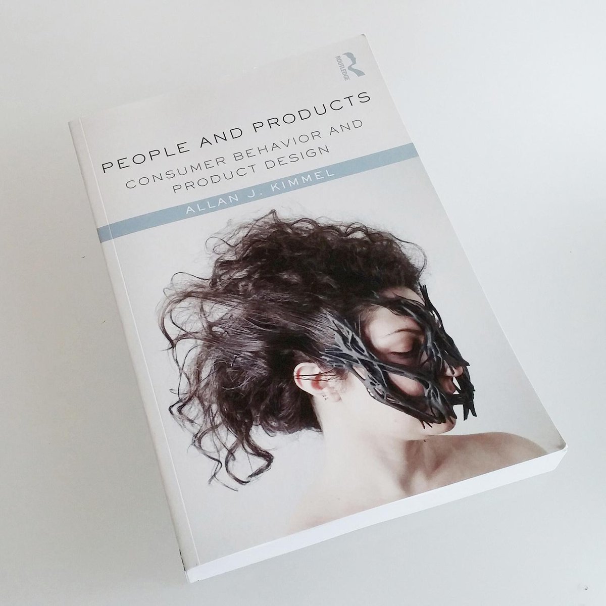 Allan J. Kimmel chooses Collagene masks for the cover of "PEOPLE AND PRODUCTS. Consumer behavior and product design".