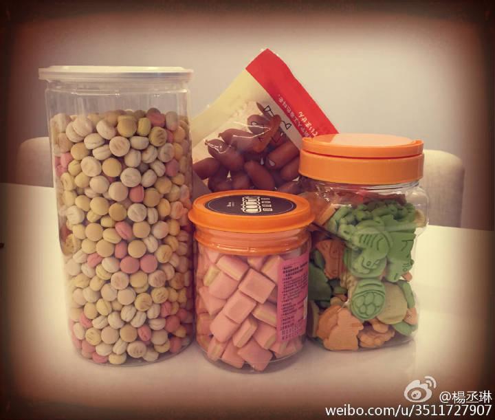 rainieyxng's tweet photo. 我親愛的Yumi，10歲了～媽咪希望妳健康、快樂！雖然不知道妳在想什麼，但是我相信，妳知道我有多愛妳！Happy birthday[蛋糕][心]…(姨媽每年都送好多零食，謝謝唷) http://t.co/UrPzJG5a4t