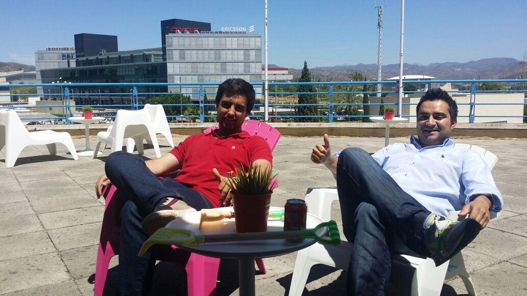 ideafixmalaga's tweet photo. Delegación de Ideafix en la terraza #BuenaBICta de @BicEuronova ¡todo no puede ser trabajar! http://t.co/xdV3biJ5ao