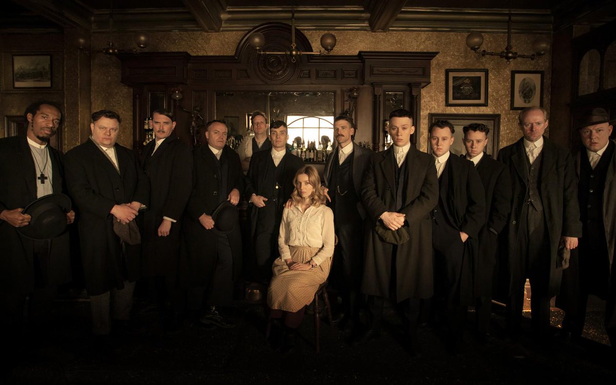PeakyBlindersEs's tweet photo. Foto de familia #PeakyBlinders http://t.co/wFBOJTZxXf