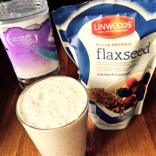 100days2getthin's tweet photo. Today I'm adding 1tbs @LinwoodsFoods #flaxseed to a post-workout @lighterlife shake. #healthyliving #WeightManagement http://t.co/16JrwSdyU6