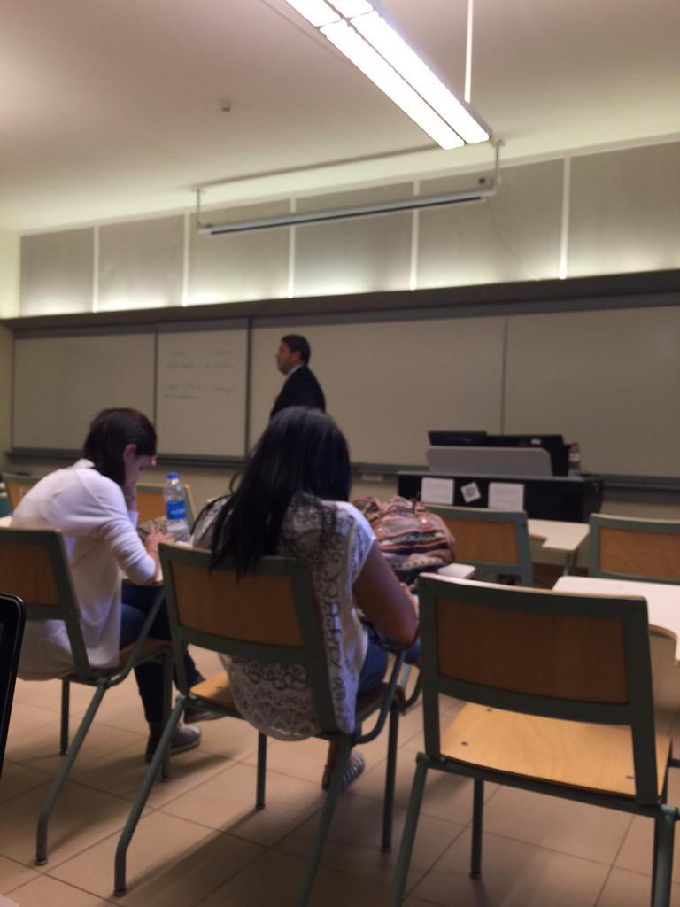 OsmanNada00's tweet photo. Discussing financials and live plan software @AUC_MFA @AUC_Business @AUC_Vlab #entr4102 http://t.co/AOaOp9TBnS