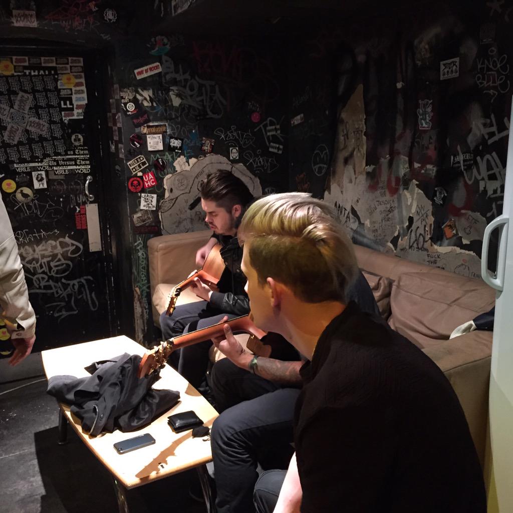 SetItOff's tweet photo. London we're getting ready! 176 Camden High Street. See you there! #BuskItOff http://t.co/tpM05J72nO