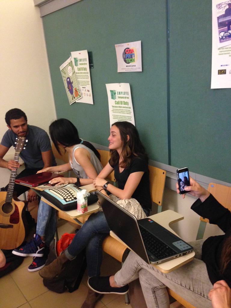 OmarIbrahimauc's tweet photo. Singing happy birthday to Yara! @AUC_MFA #entr4102 http://t.co/BPwE6WUAPV