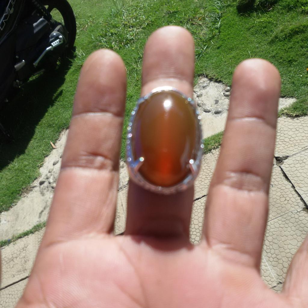 an_yul's tweet photo. Solar bengkulu cat eye/giwang, net 250rb free ongkir jamin sampe dpn halaman...no php no tipu-tipu.. http://t.co/l1v3kyqd0Y