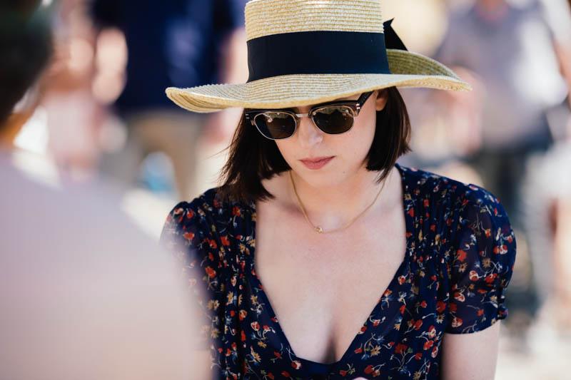 EstrellaDammCat's tweet photo. Dakota Johnson és la protagonista del nostre primer curt, rodat a Eivissa! #FilmEstrella http://t.co/hqVBdezuLm