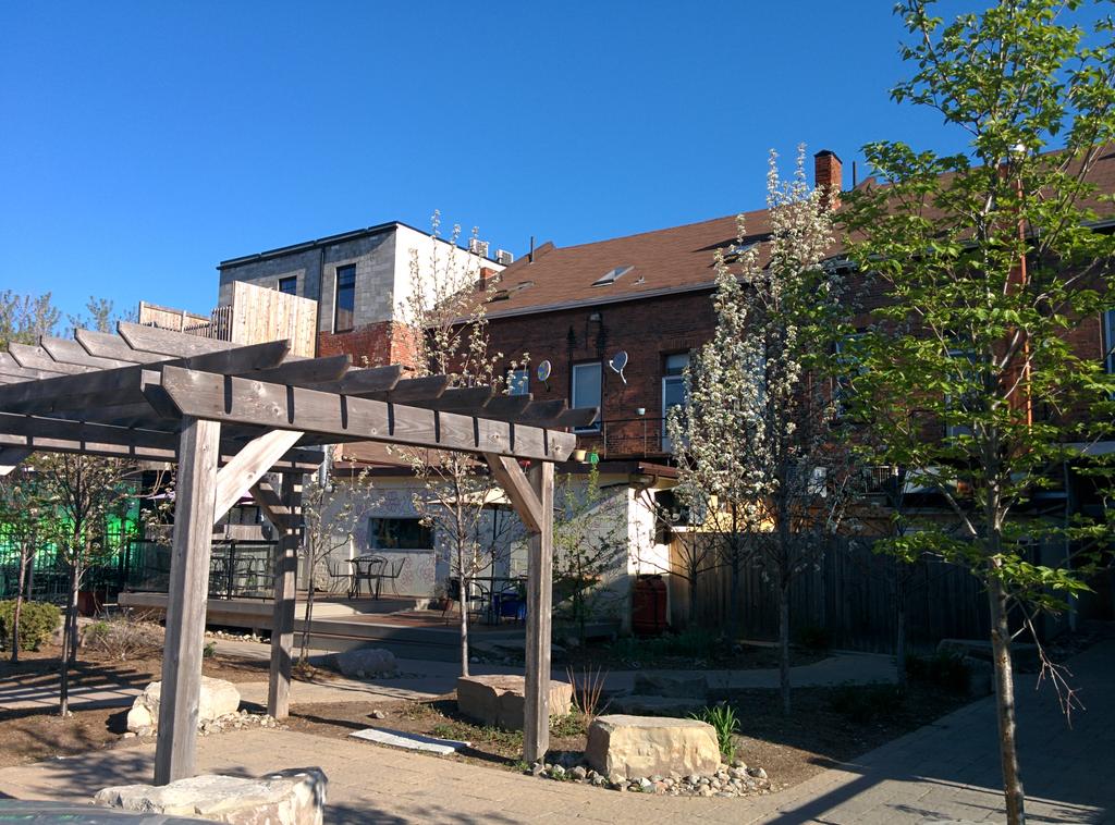 AshRealty's tweet image. The @BeyoutifulCMPN butterfly gardens look beautiful behind @gabbys, @KarmasCafe &amp;amp; @blackhoneycake this morning!