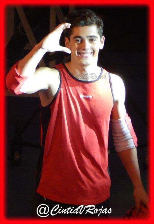 lashina1985's tweet photo. @sergiocelli te extraño, extraño esa sonrisa que me hacia sentir mejor cuando estaba mal, Ser con vos por siempre http://t.co/VapGK9DKt0