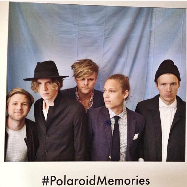 timosaurius's tweet image. Thank you everyone for making last night ⭐️⭐️⭐️! #polaroidmemories