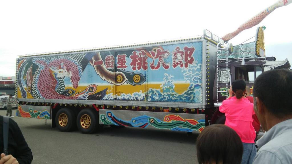 exemo70's tweet photo. トラック野郎追悼イベント格好良すぎ( ´ ▽ ` )ﾉ http://t.co/mK4HpaRuSV