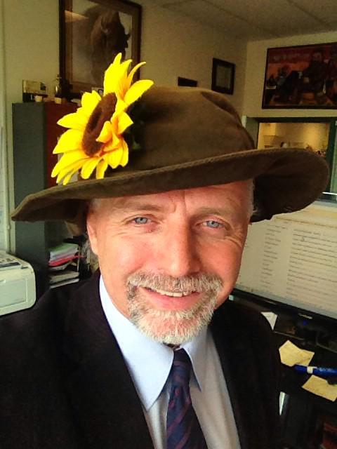 orangelid's tweet photo. I'm wearing this hat for Mental Health Awareness week:) we all need more sunshine in our lives. #sunflowerhat http://t.co/otfQcpxS7w