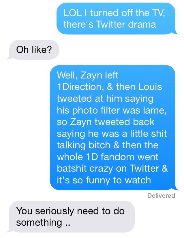 NickiNastasia's tweet image. when you try to explain the #1DFandom drama to your mom but she doesn't appreciate it 😂 @SarahBMontes 

#ZaynVsLouis