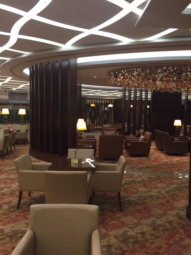 iamtbotouch's tweet photo. I vote Dubai best 7star airport in the world http://t.co/QbNWFrEgVM