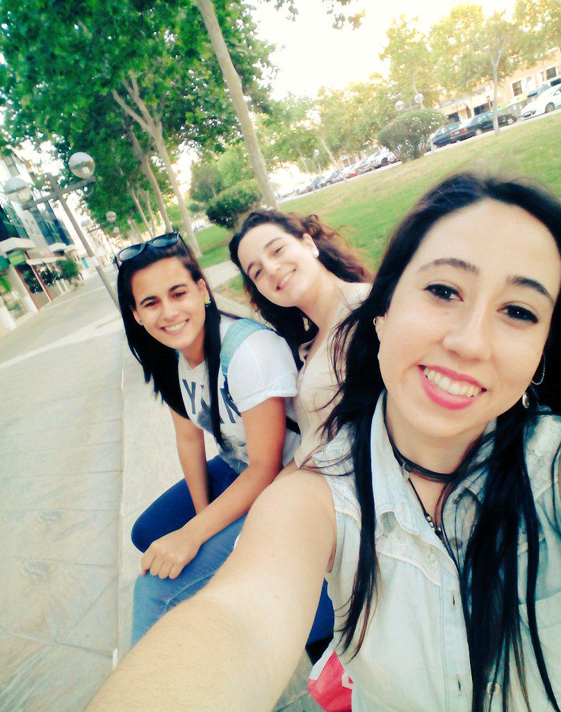 Dándoles de merendar a las crías 💓💓💓