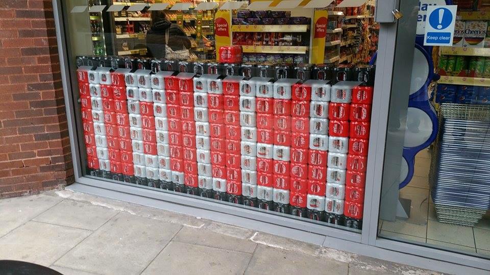 PepperStreetExp's tweet photo. New display - ready for the Chester Race Season 😄 http://t.co/BOwj29sQE1
