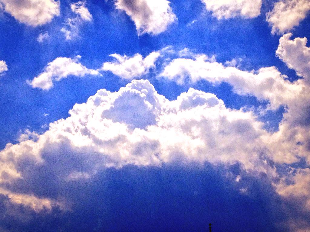 bloodysweetness's tweet photo. ...#Cloudgasm ^____^ http://t.co/xU0JMekNT5